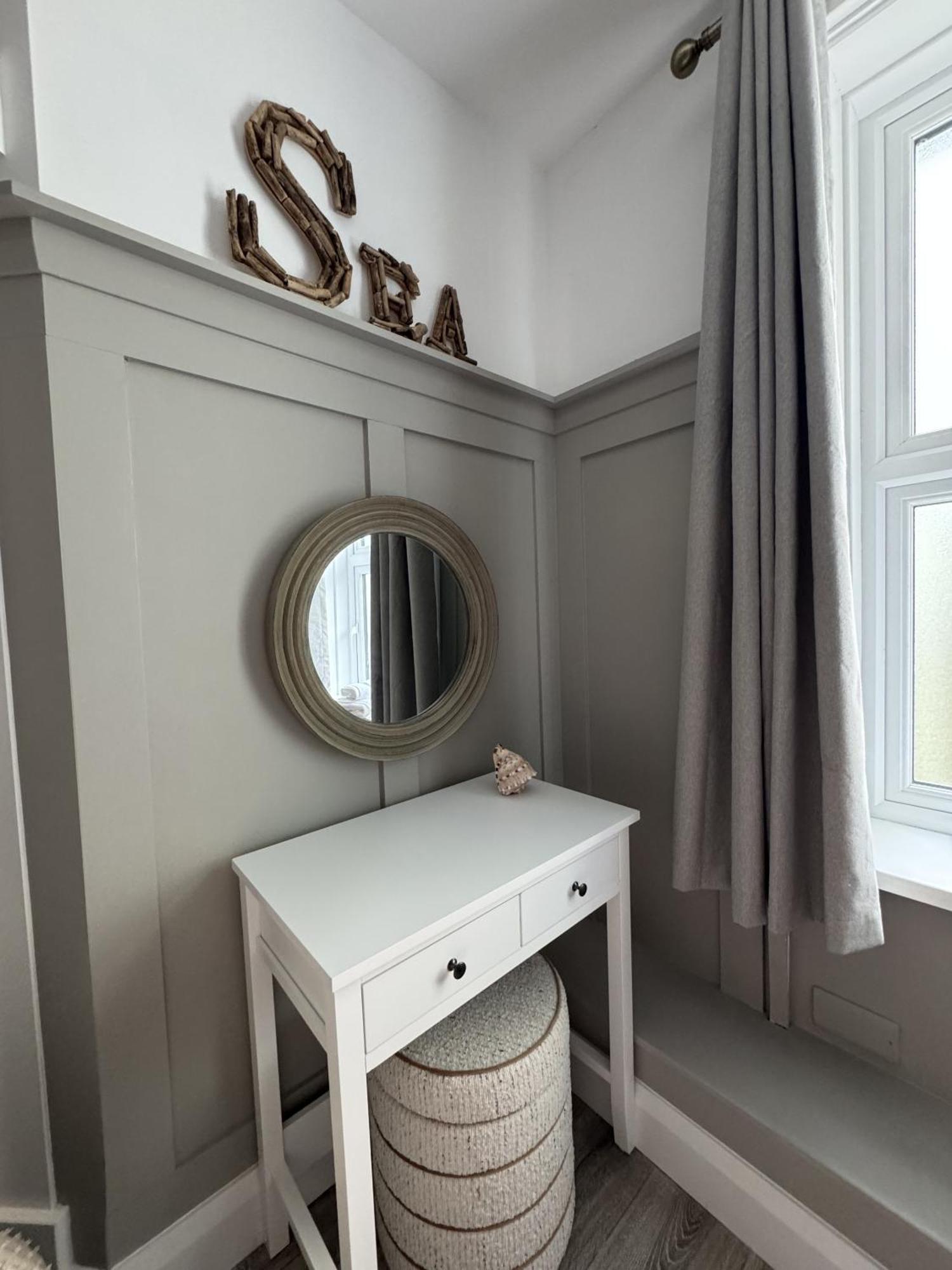 Apartment No 6 Lansdowne